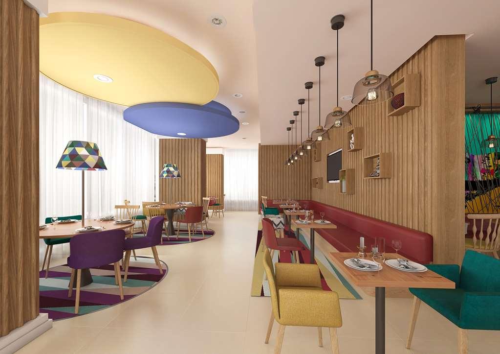 Hampton By Hilton Doha Old Town 호텔 레스토랑 사진